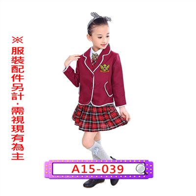 韓校生(紅)